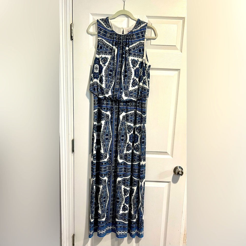 Sleeveless maxi dress